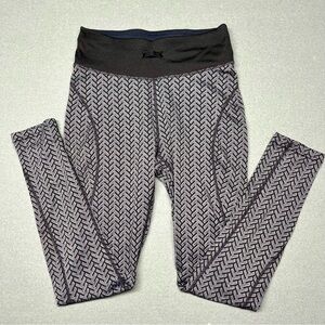 895 Performance Black and Gray Patterned Leggings! Super Flattering!